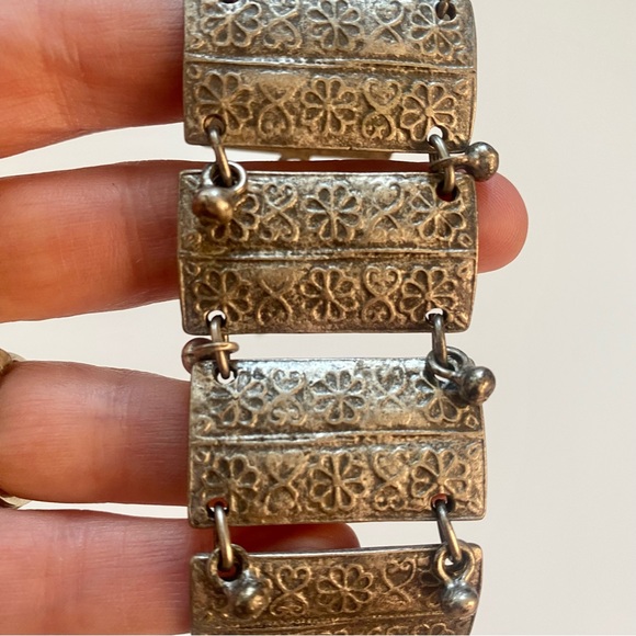 Boho silver toned dangle bracelet with flower stamps, Adjustable, Vintage Look - Picture 3 of 10